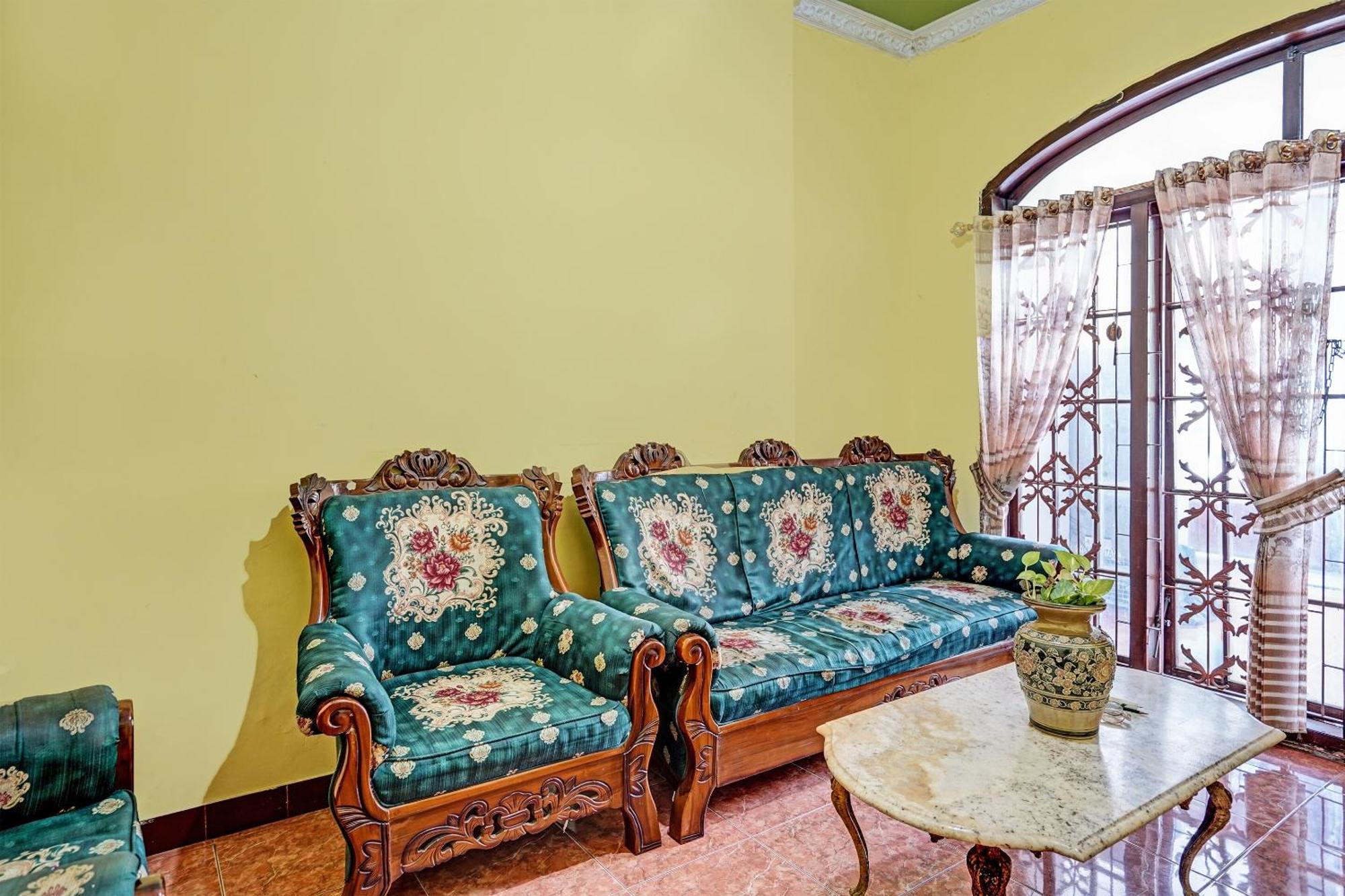 Spot On 91716 Kost Yy Syariah Hotell Mojokerto Exteriör bild