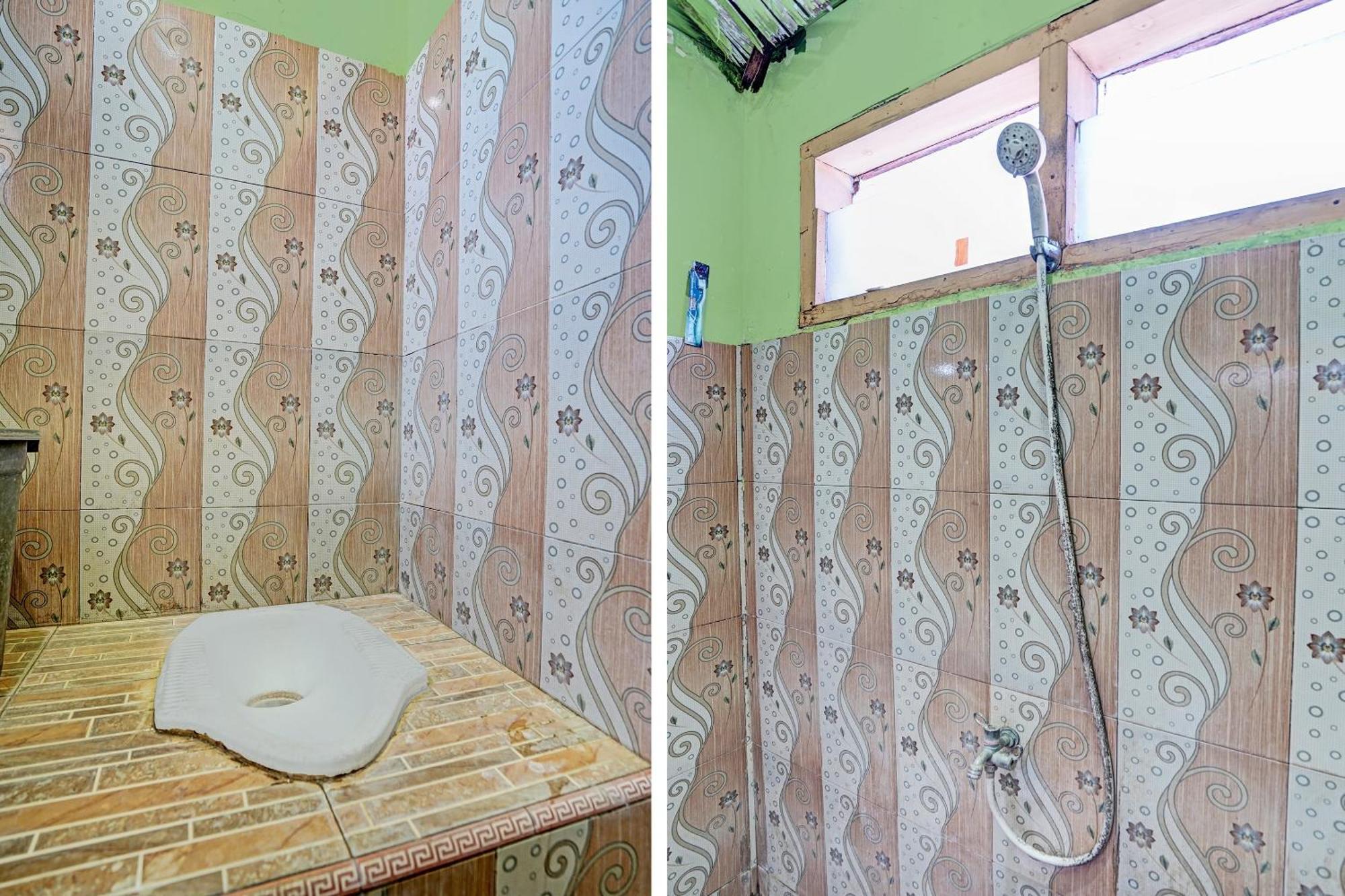 Spot On 91716 Kost Yy Syariah Hotell Mojokerto Exteriör bild