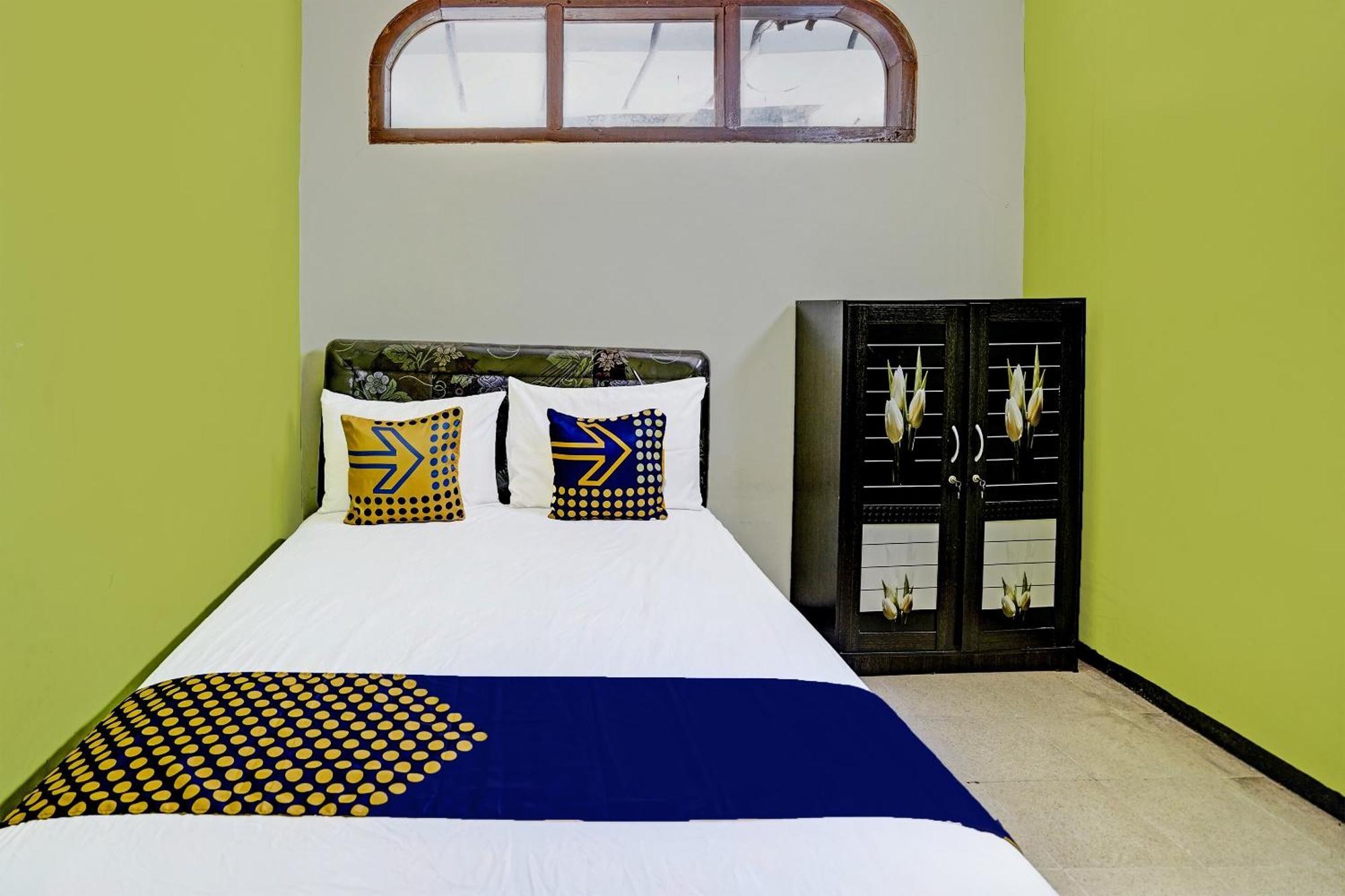 Spot On 91716 Kost Yy Syariah Hotell Mojokerto Exteriör bild