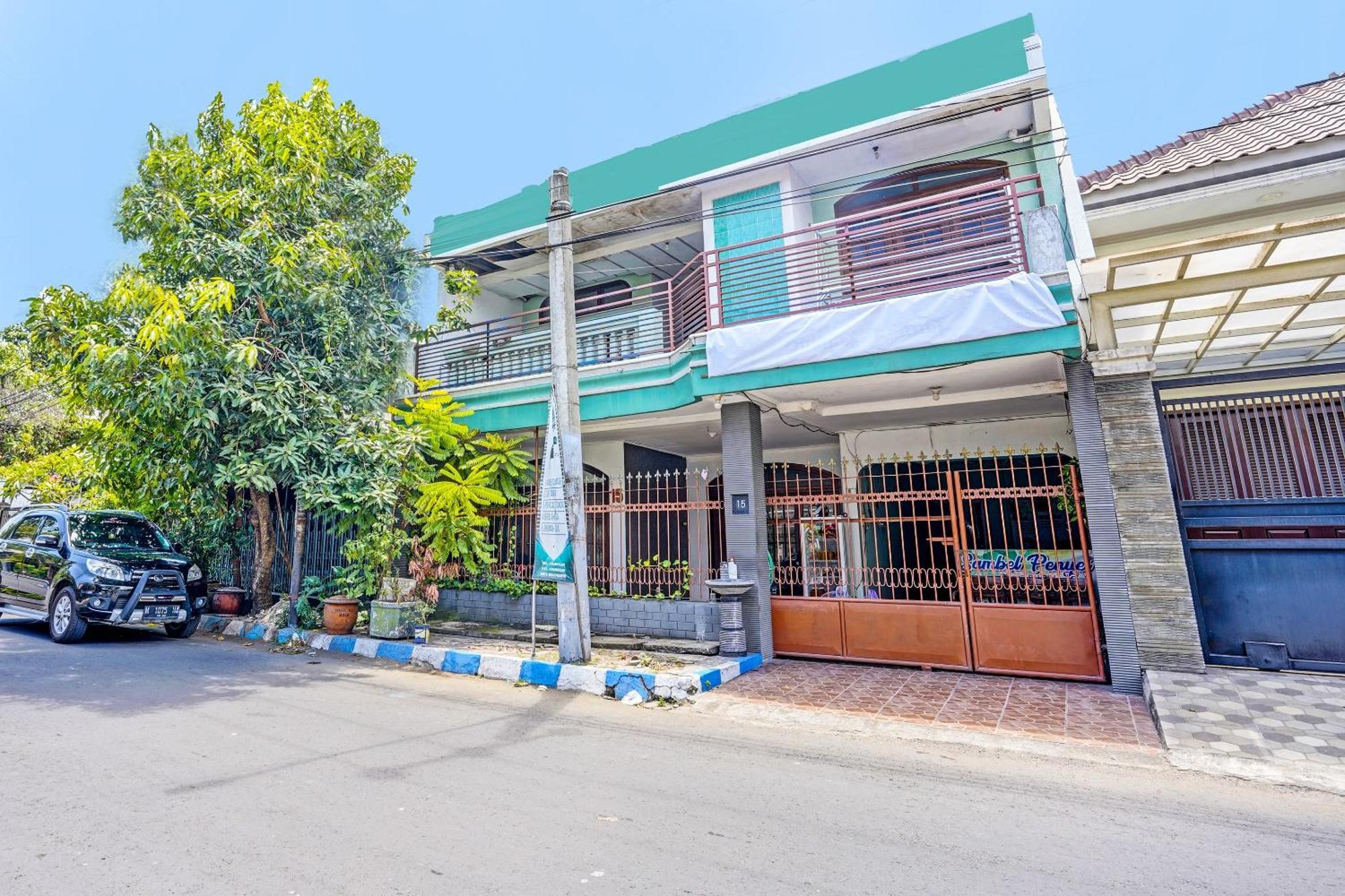 Spot On 91716 Kost Yy Syariah Hotell Mojokerto Exteriör bild